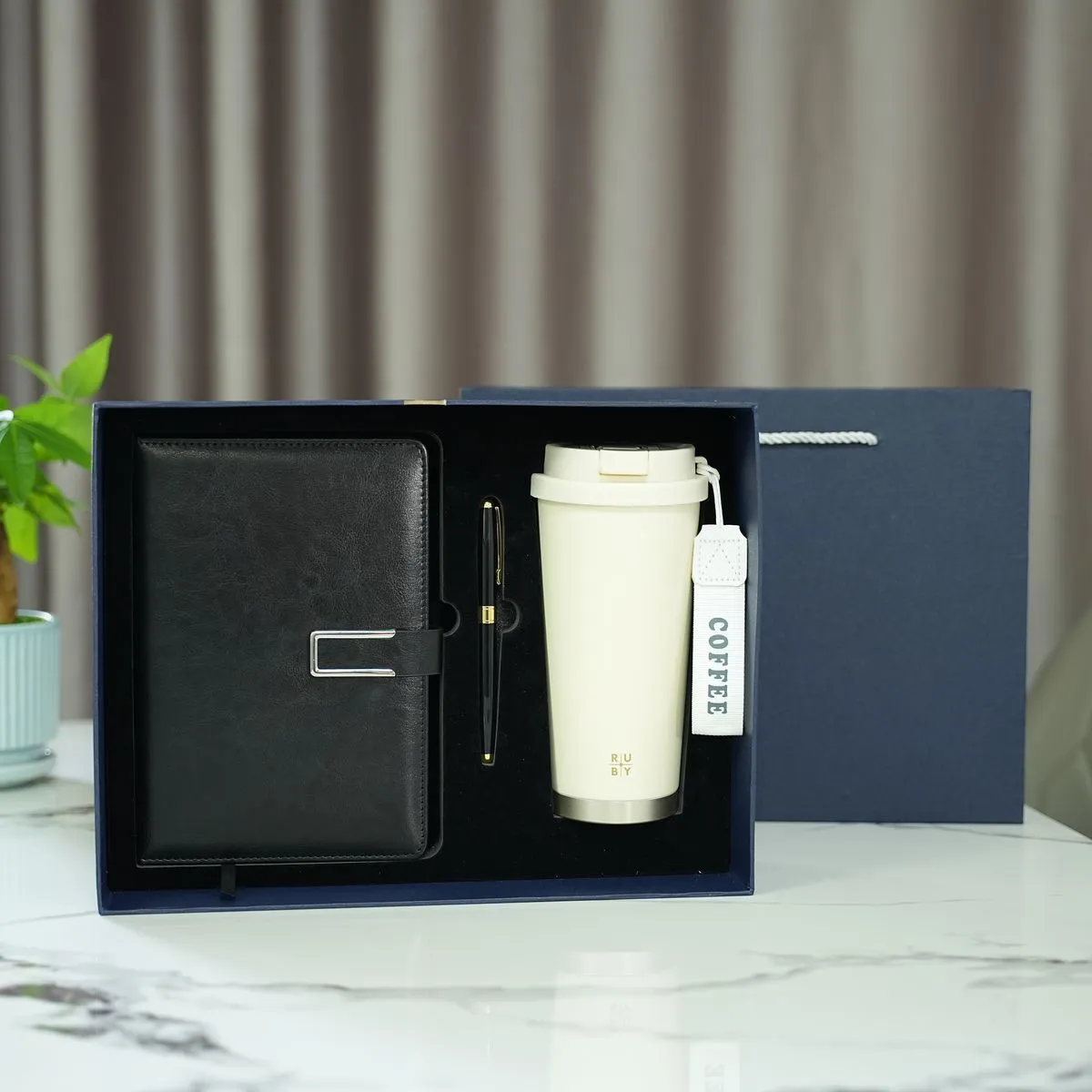 Giftset qua tang doanh nghiep – combo binh giu nhiet – so da – but kim loai – but ky 6 Giftset qua tang doanh nghiep – combo binh giu nhiet – so da – but kim loai – but ky 6